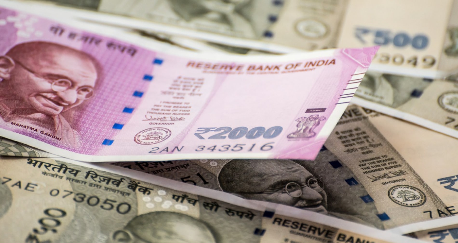 ВТБ запустил прямые расчеты в индийских рупиях